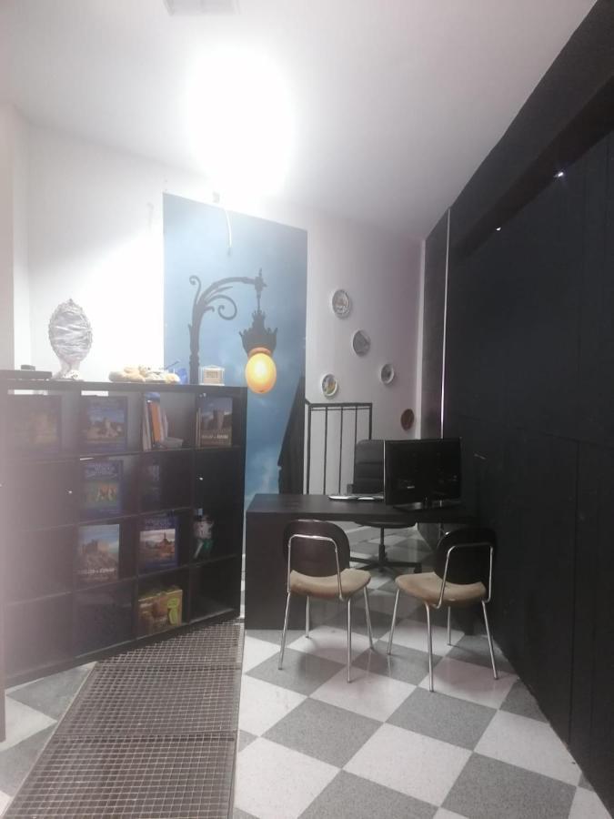 Hostal Casa Rosa Madrid Eksteriør billede
